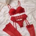 İnci Dantel Jartiyerli Kırmızı Sütyen Takımı