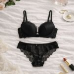 Dolgun Form Dantelli Siyah Takım